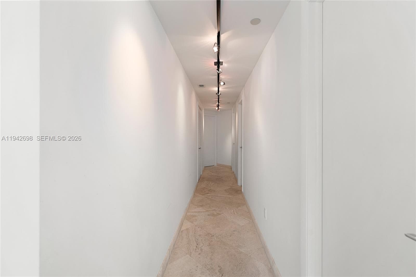 A11942698 — Miami Beach — 56