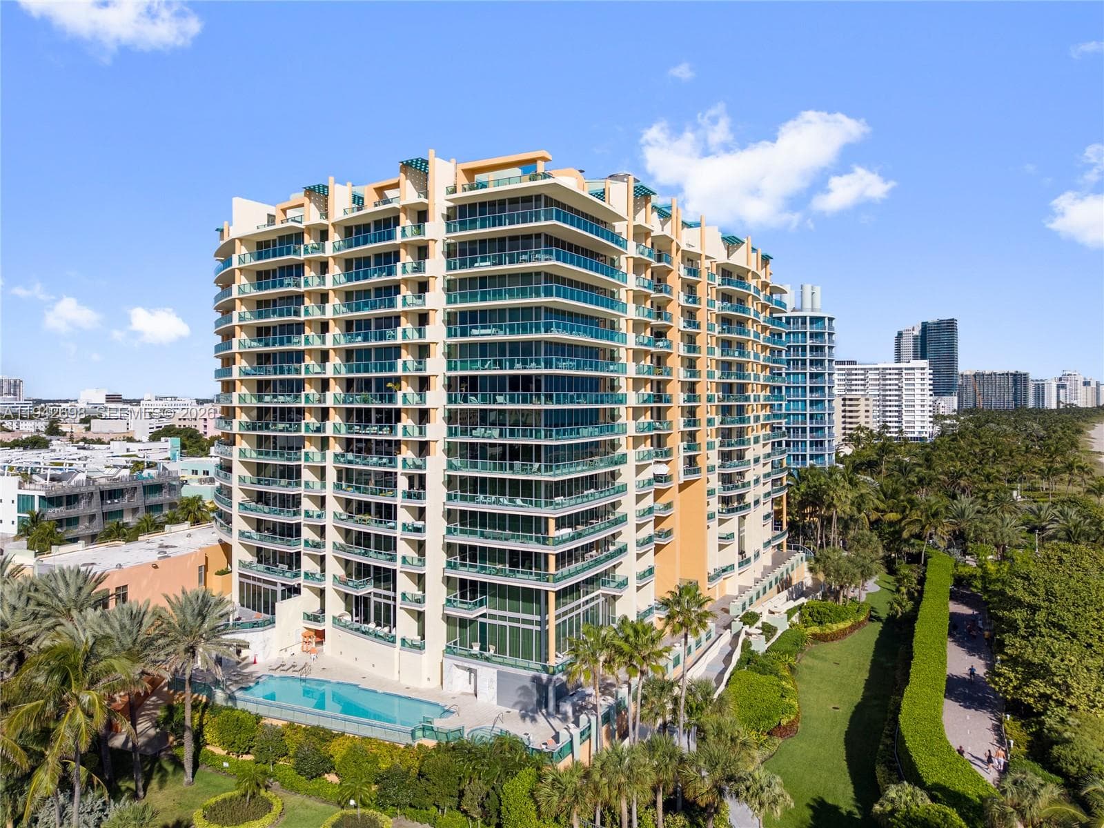 A11942698 — Miami Beach — 17