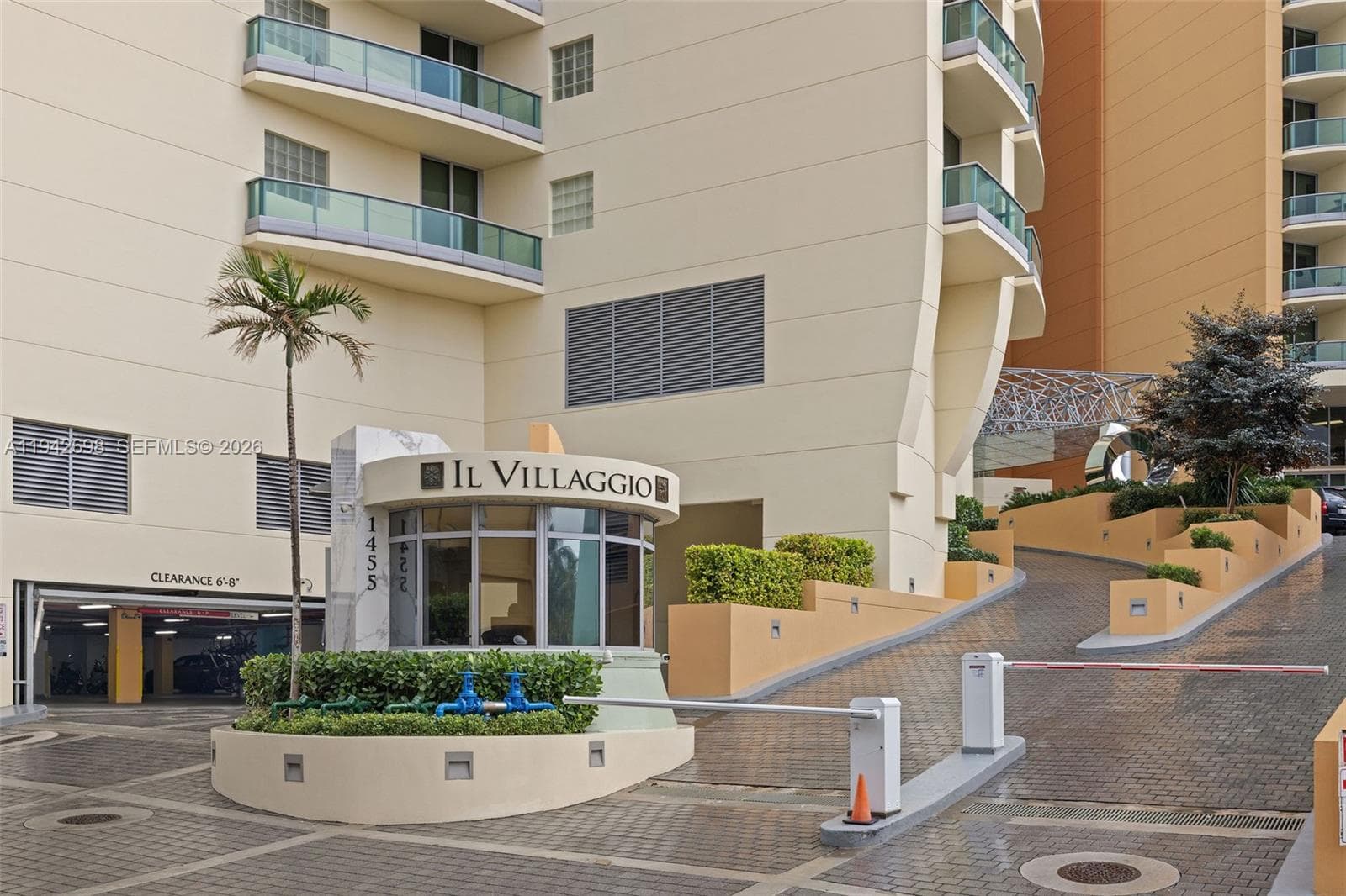A11942698 — Miami Beach — 98