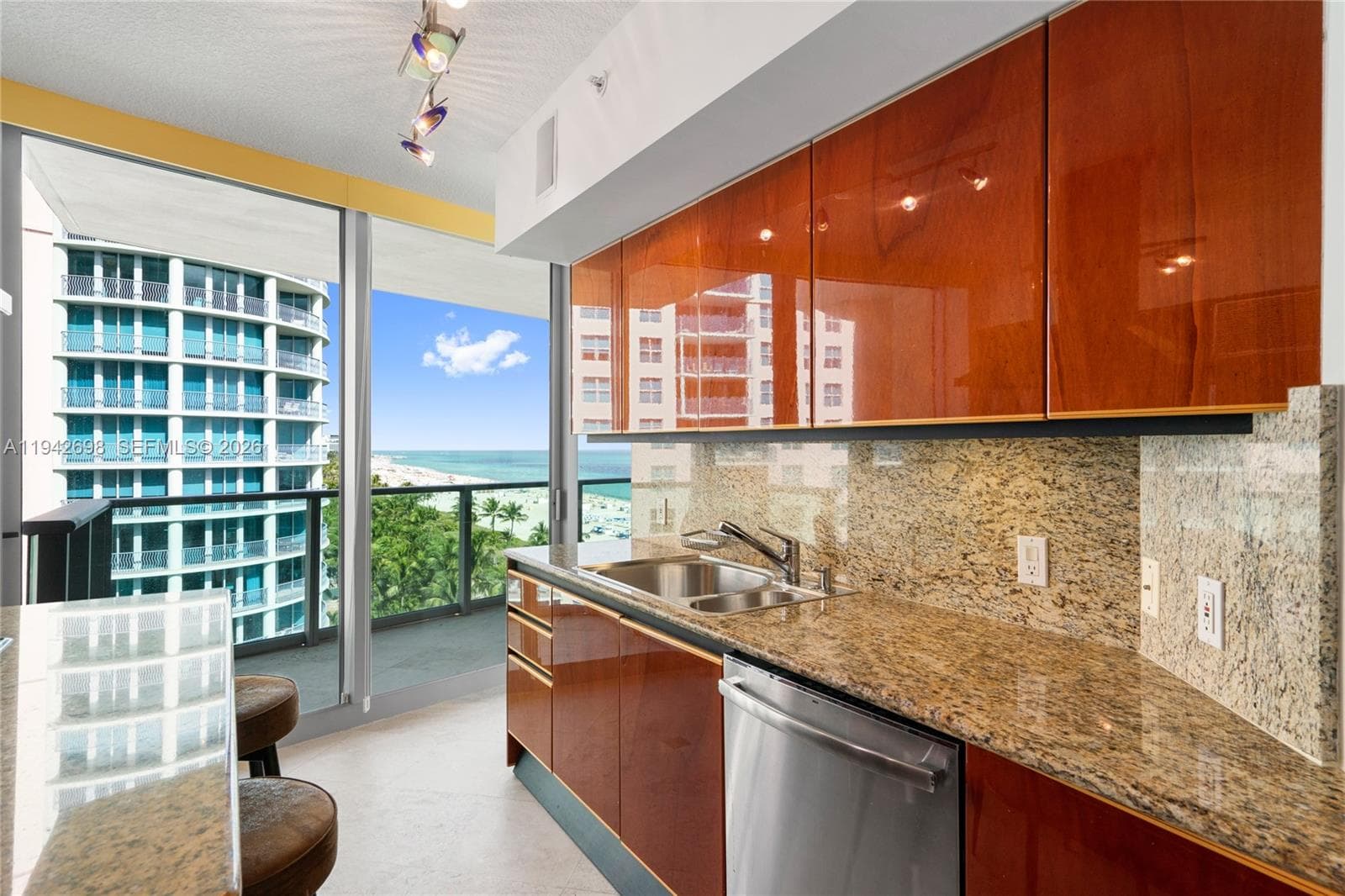 A11942698 — Miami Beach — 80
