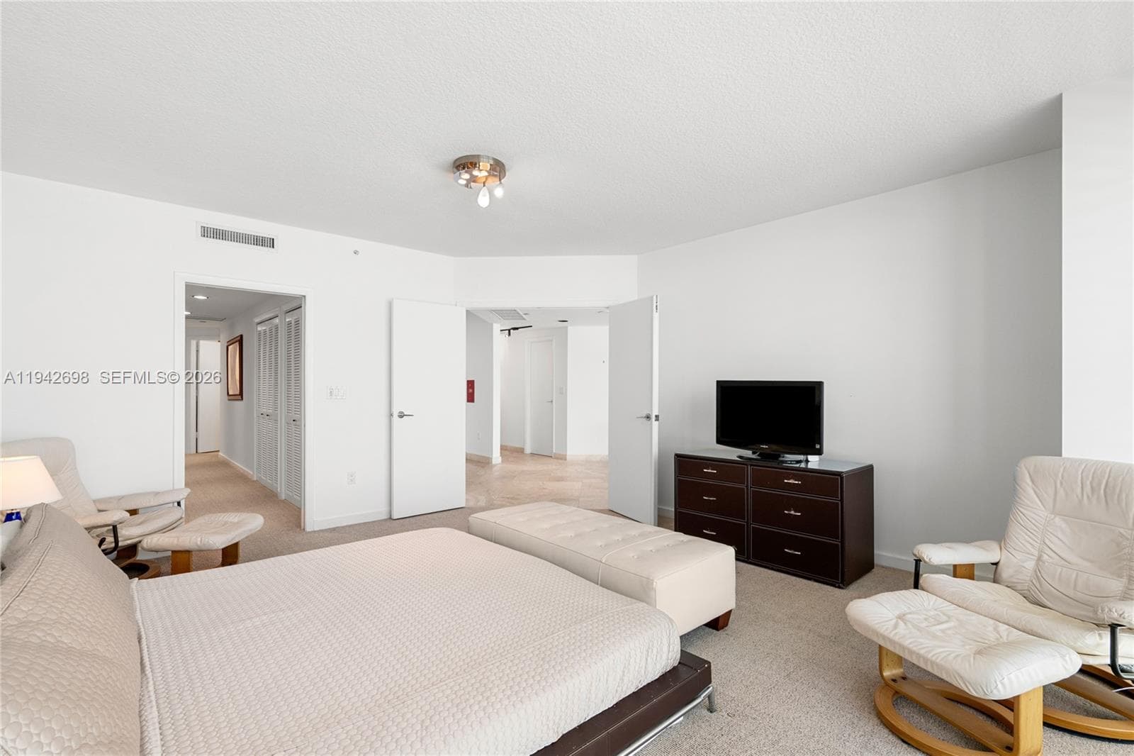 A11942698 — Miami Beach — 66