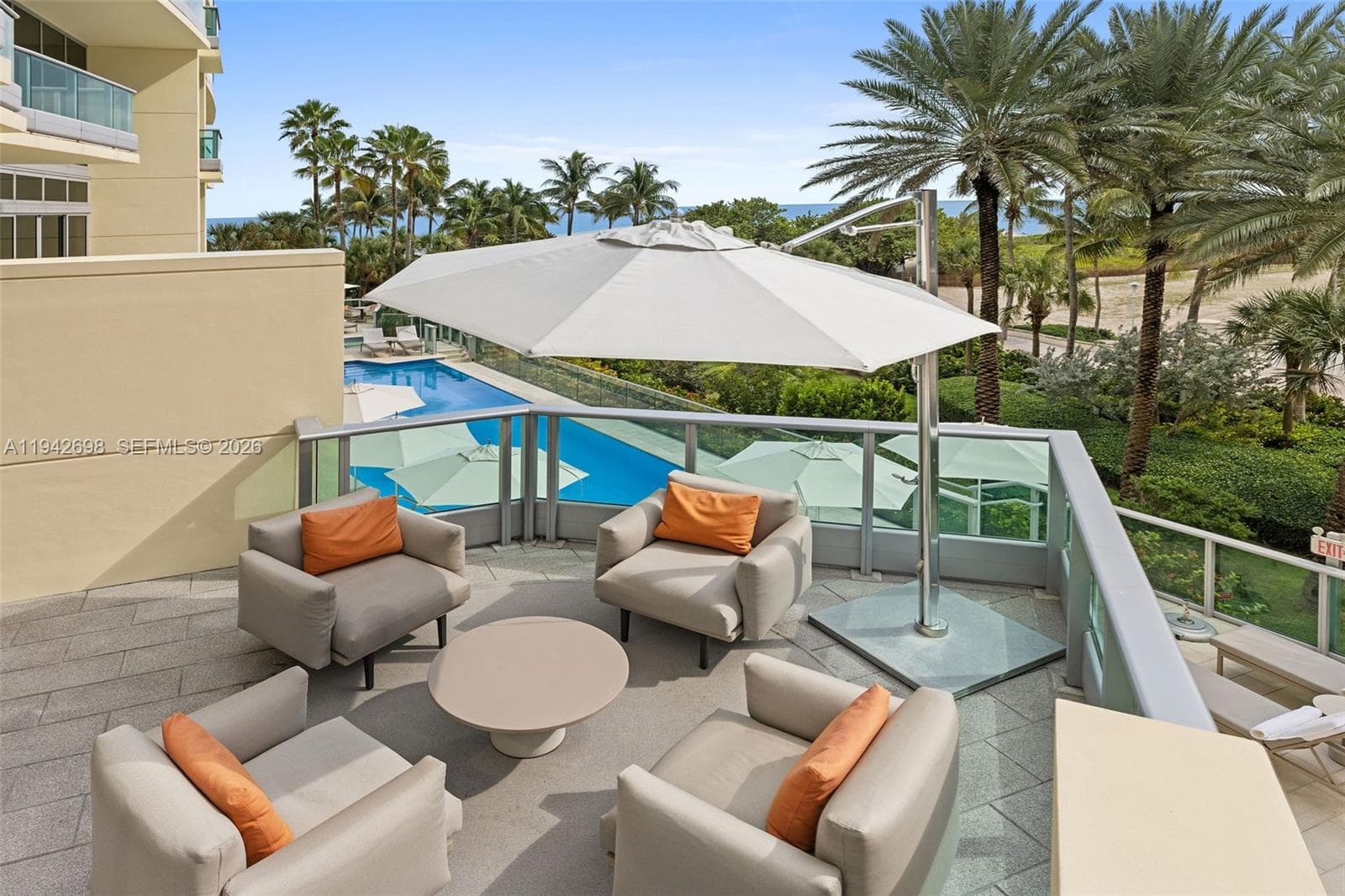 A11942698 — Miami Beach — 86