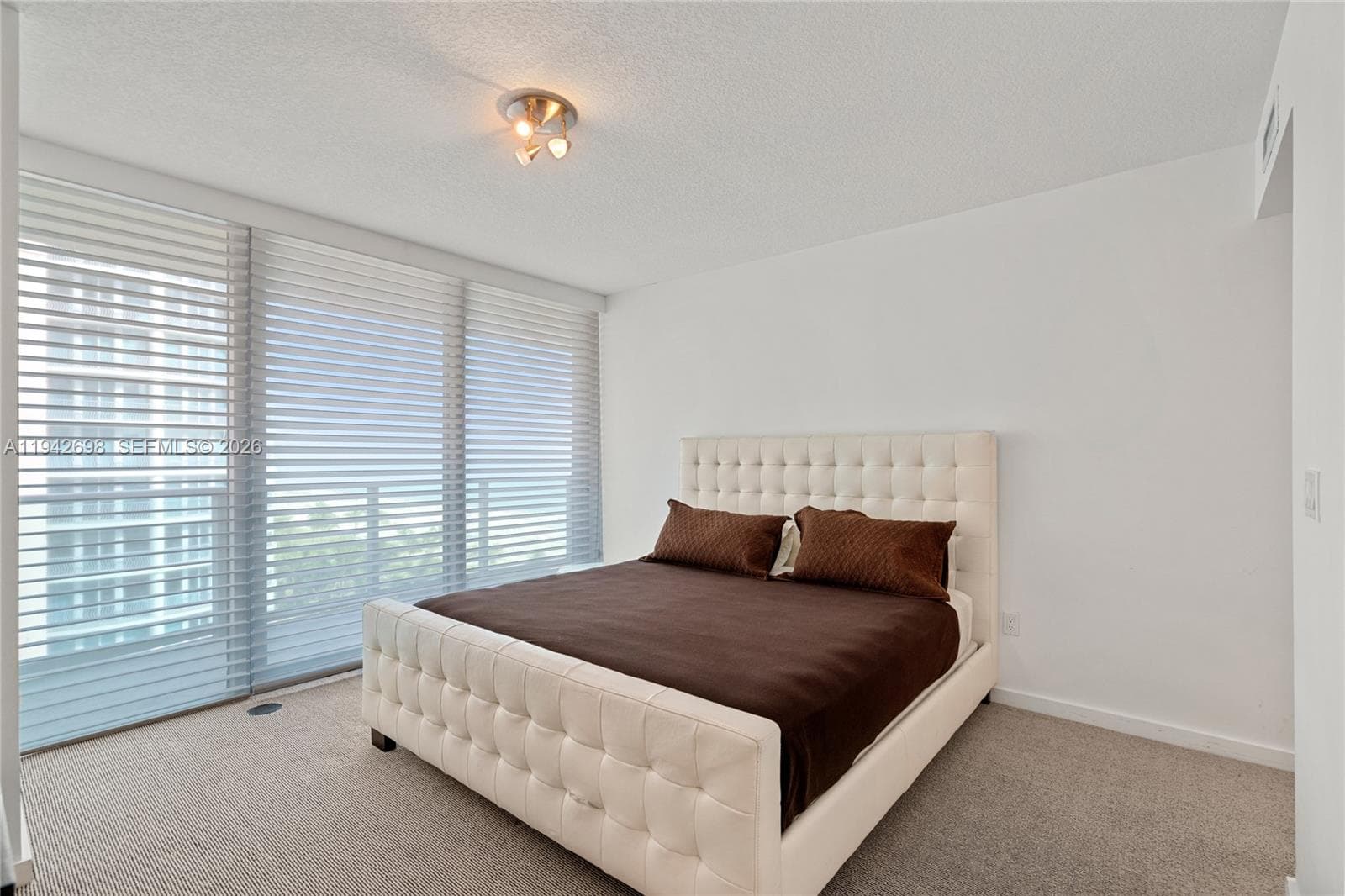 A11942698 — Miami Beach — 51