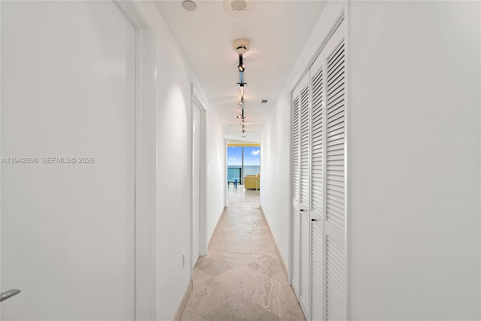 A11942698 — Miami Beach — 55