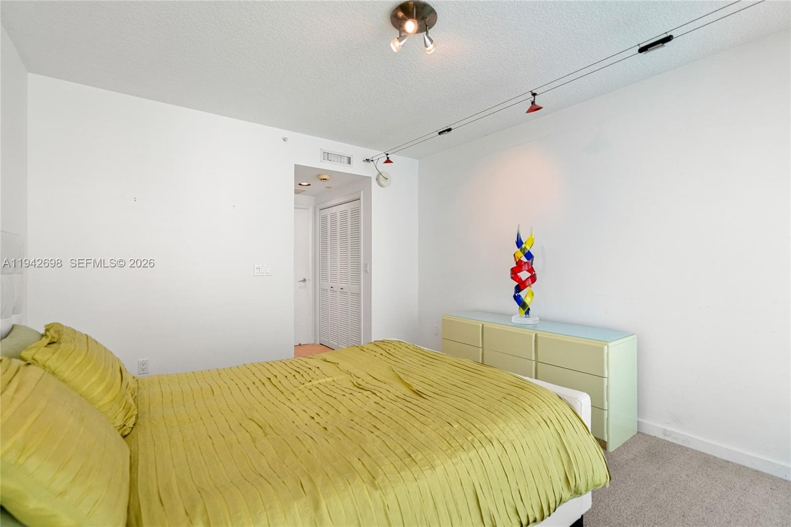A11942698 — Miami Beach — 59
