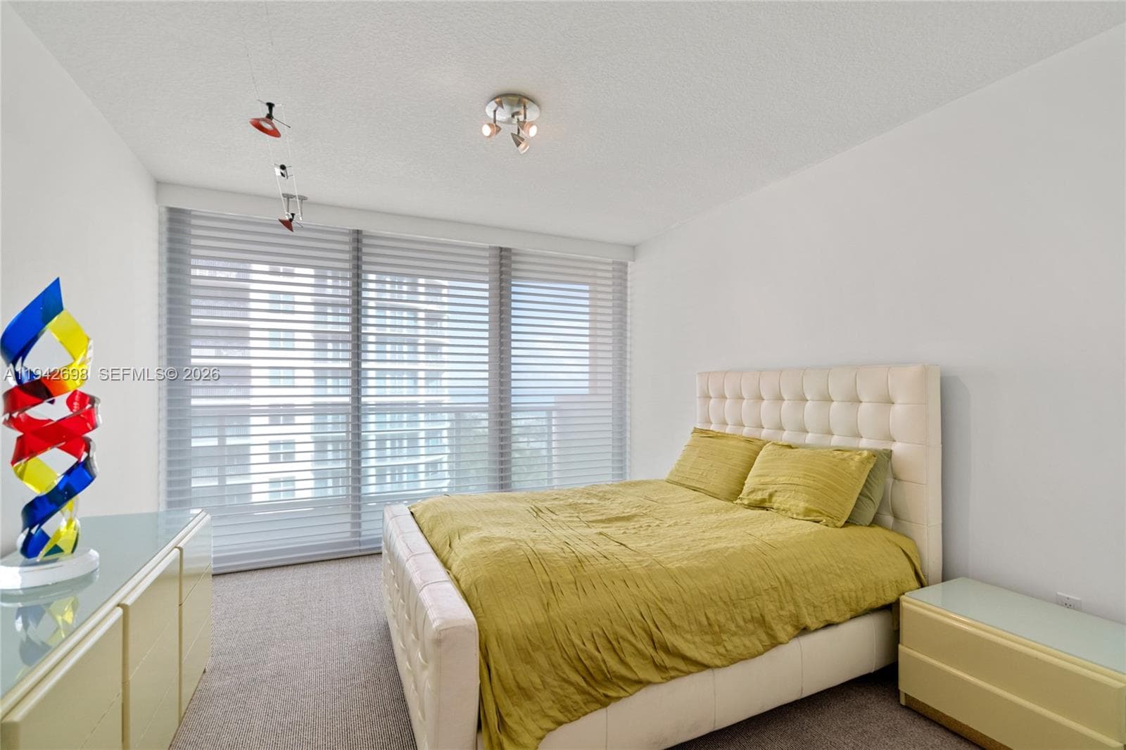 A11942698 — Miami Beach — 58