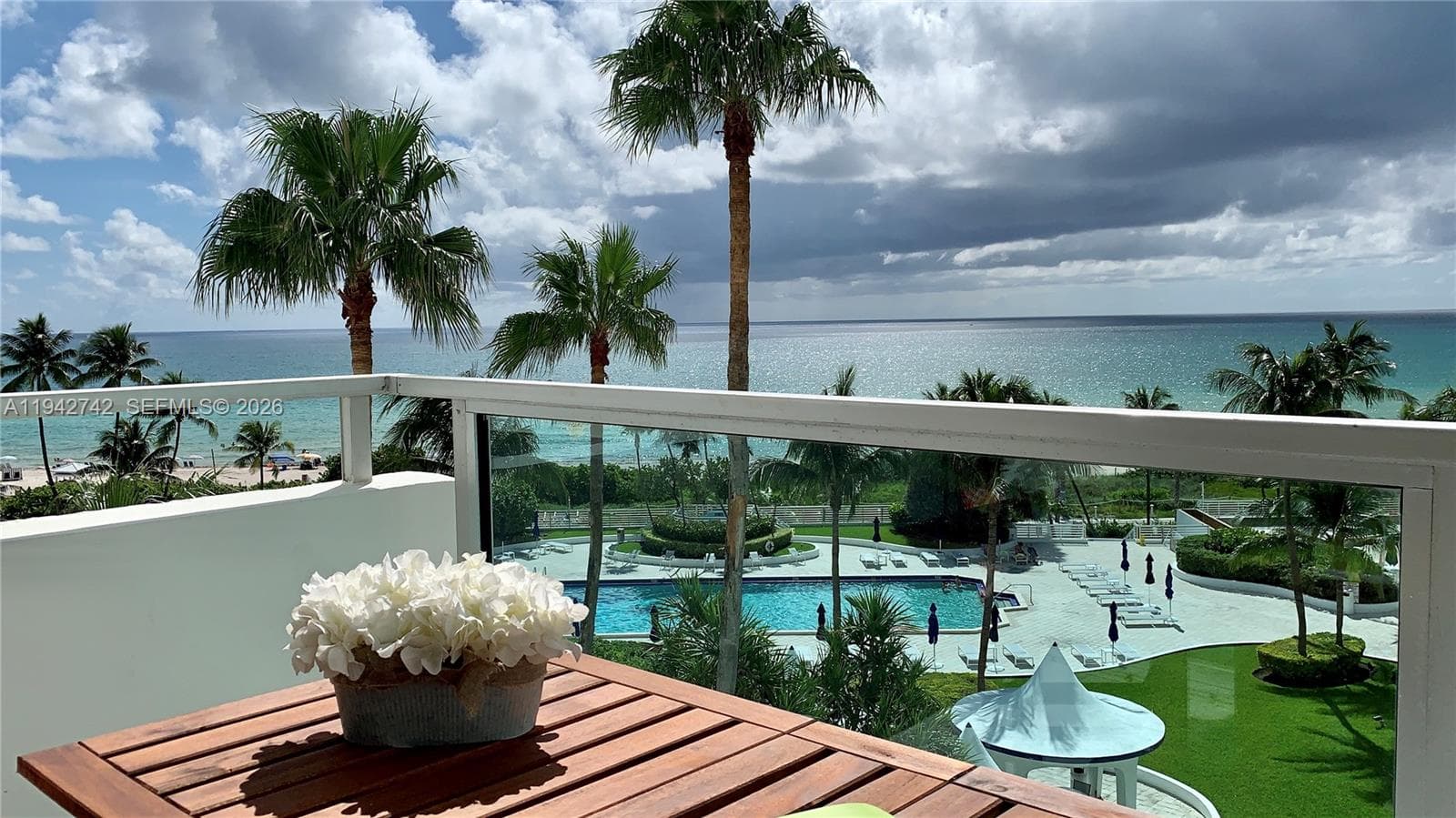 A11942742 — Miami Beach