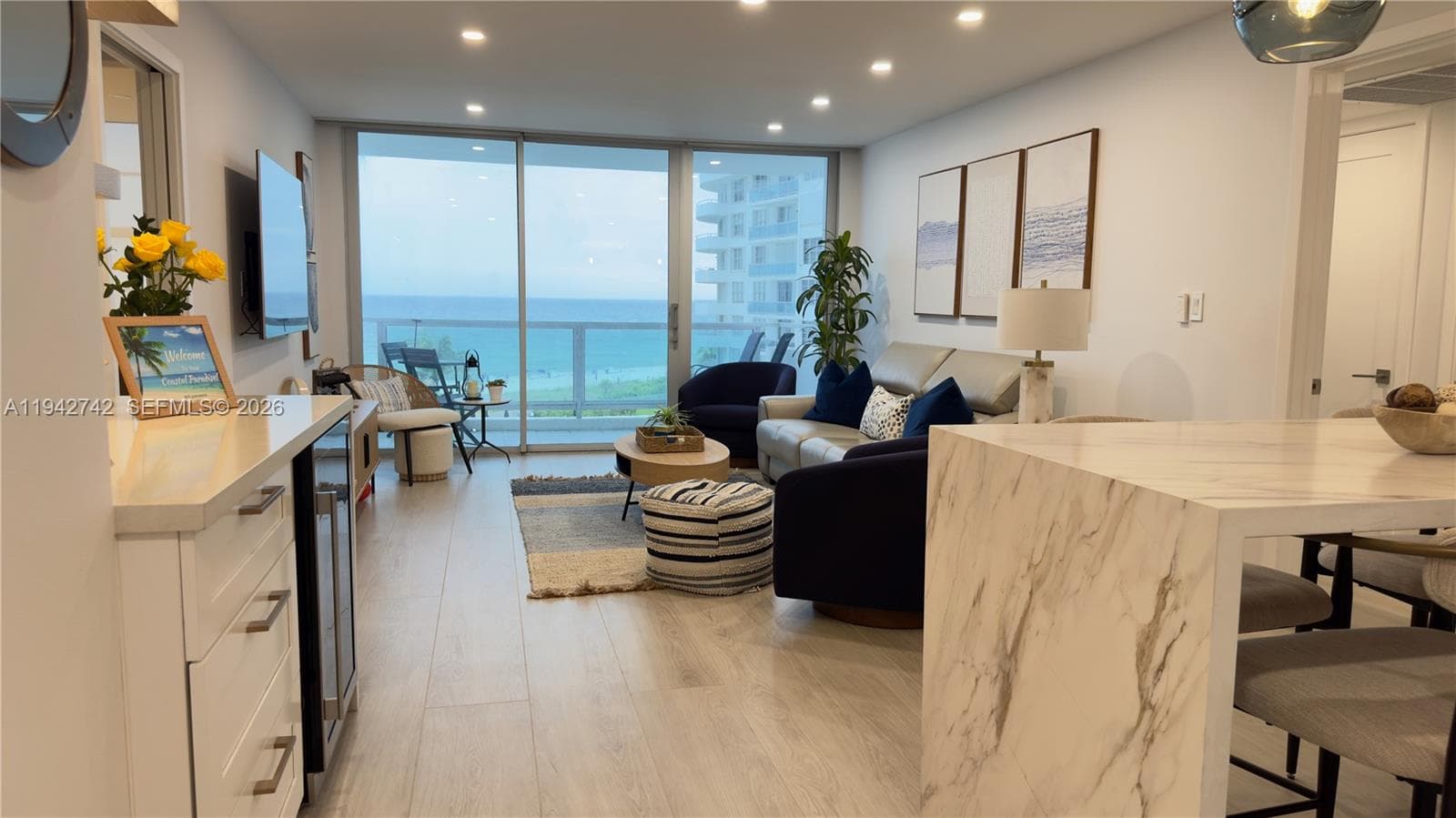 A11942742 — Miami Beach — 11