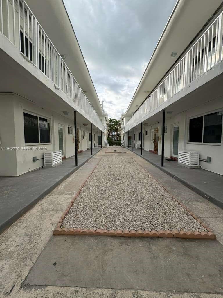 A11942770 — Miami Beach — 2