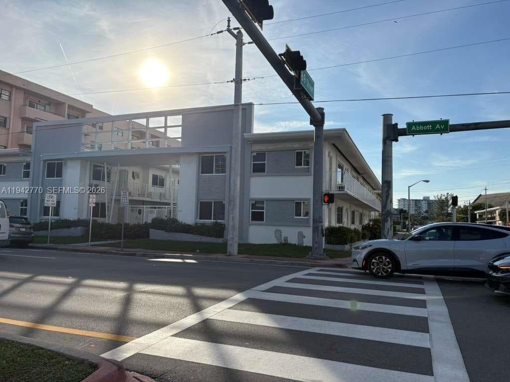 A11942770 — Miami Beach