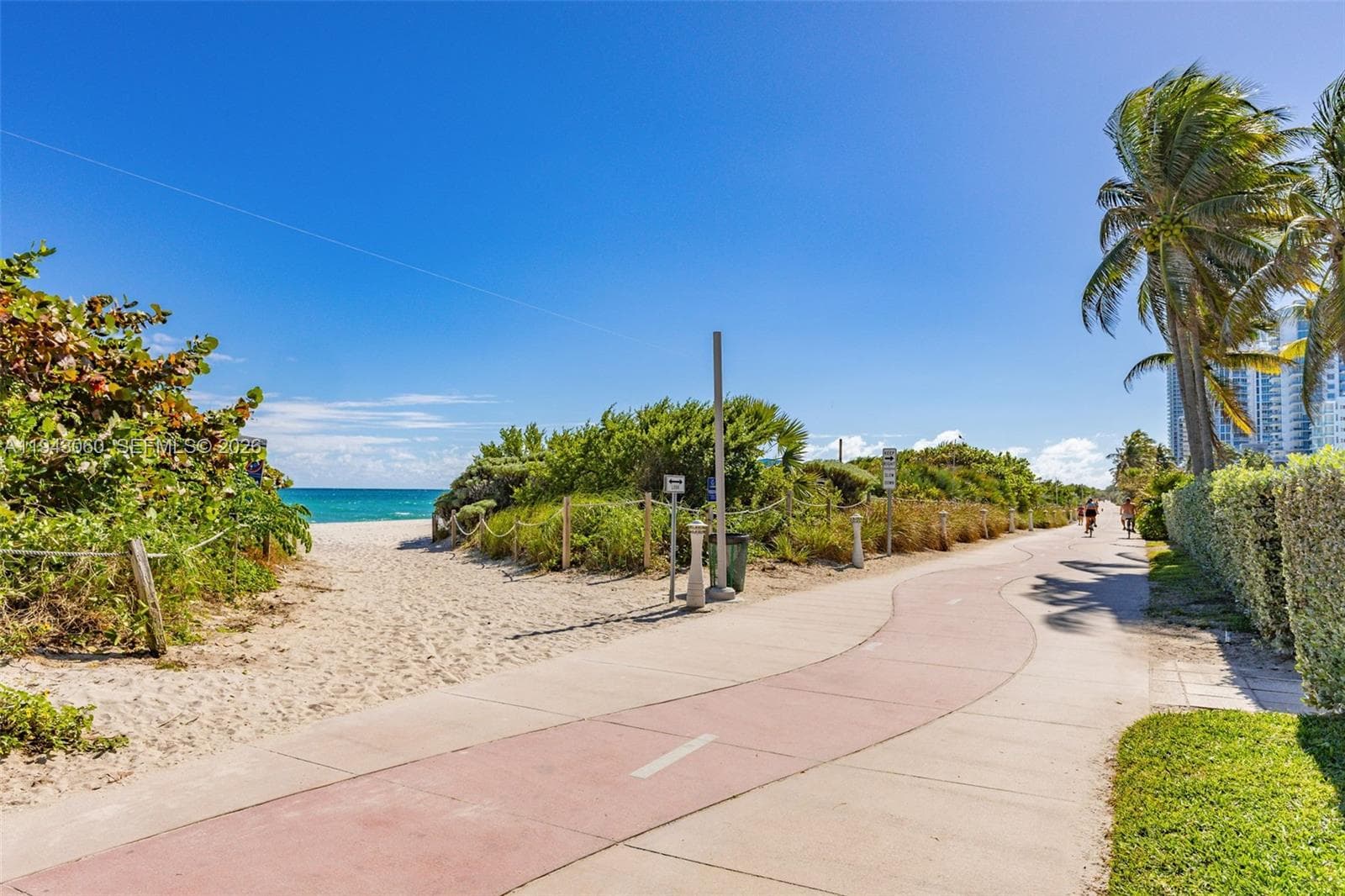 A11943060 — Miami Beach — 16