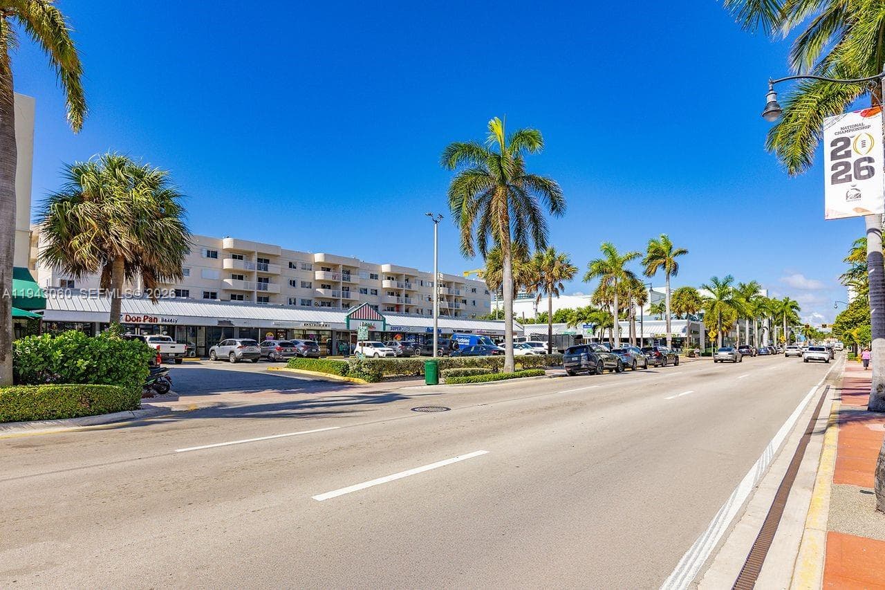 A11943060 — Miami Beach — 19