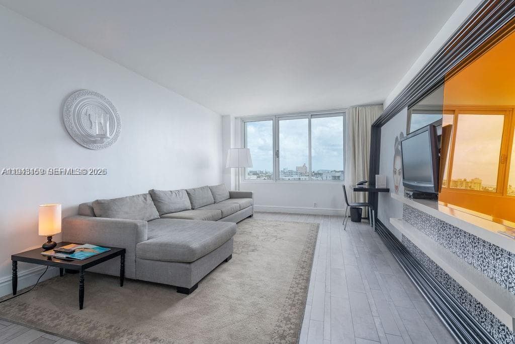 A11943159 — Miami Beach — 3
