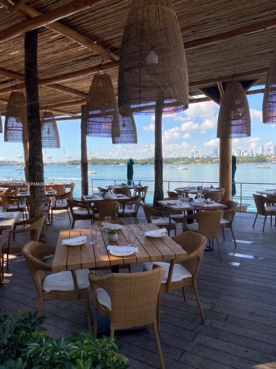 A11943159 — Miami Beach — 40