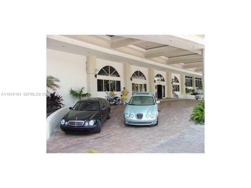 A11943164 — Miami Beach — 26