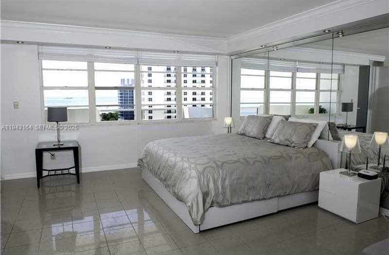 A11943164 — Miami Beach — 7