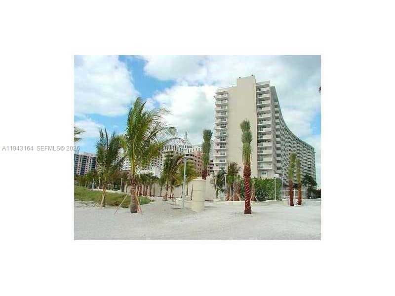 A11943164 — Miami Beach — 24