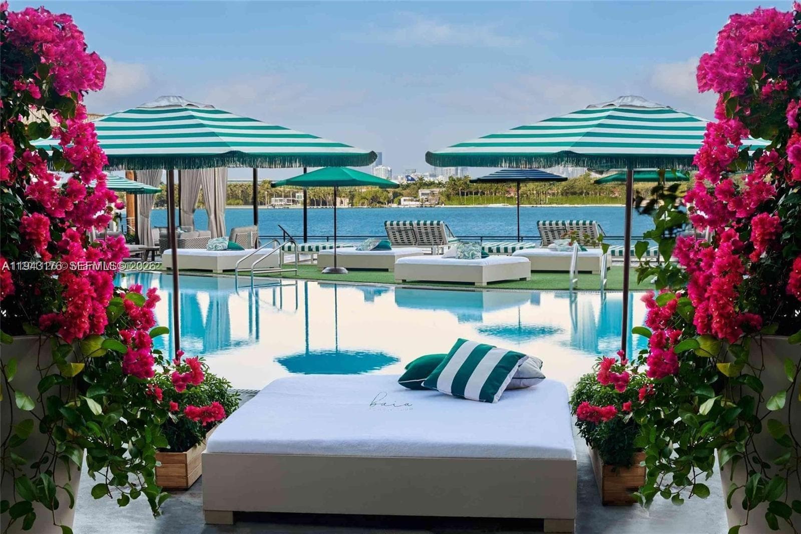 A11943176 — Miami Beach — 27