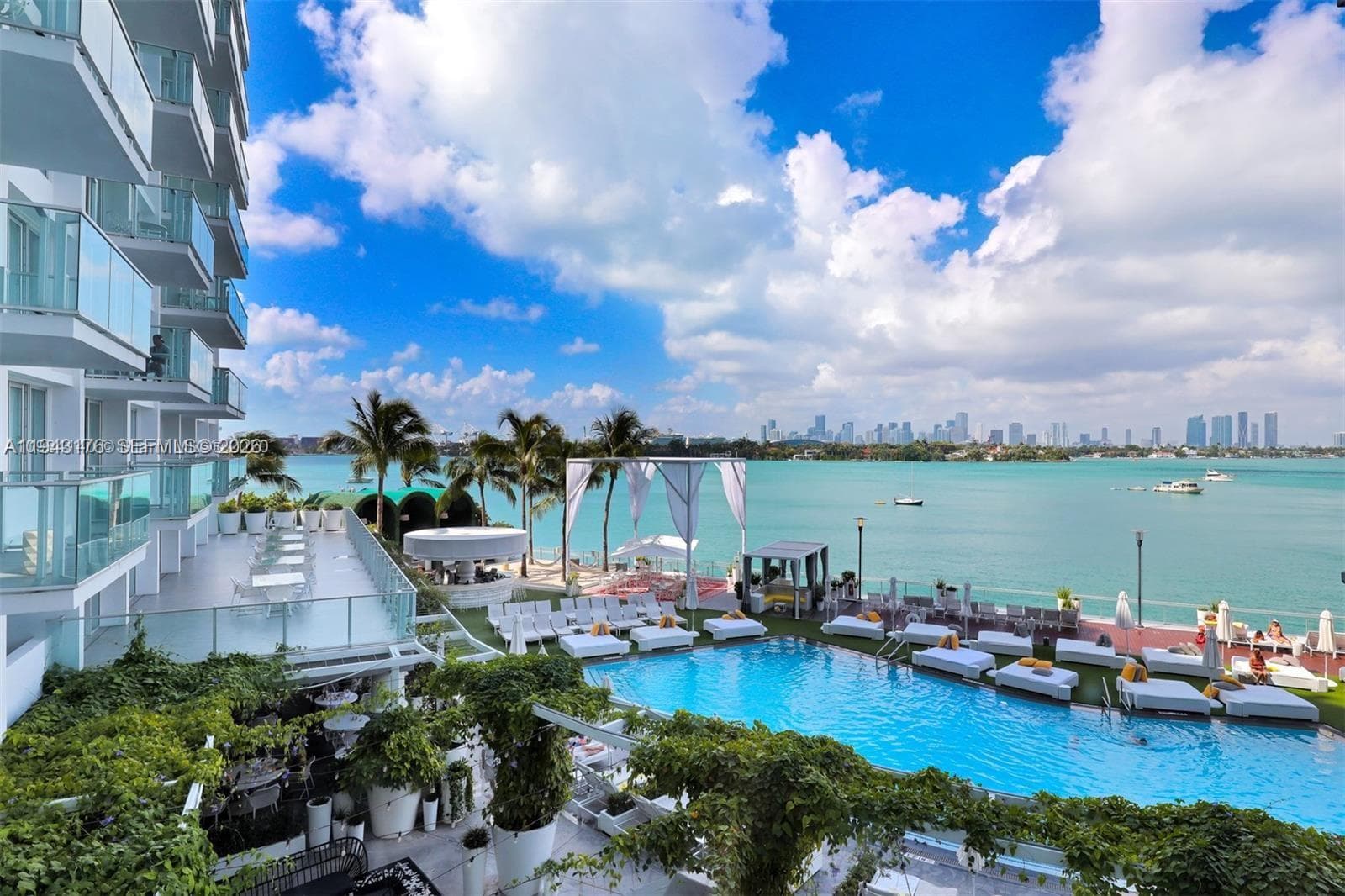 A11943176 — Miami Beach — 43