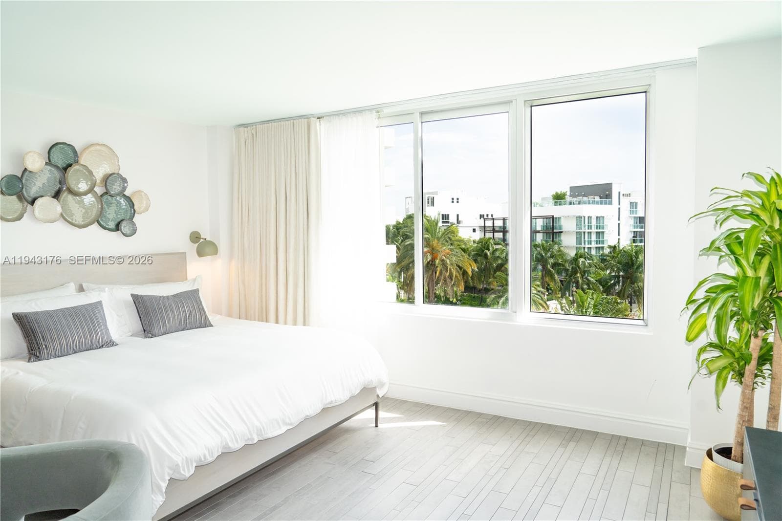 A11943176 — Miami Beach — 7