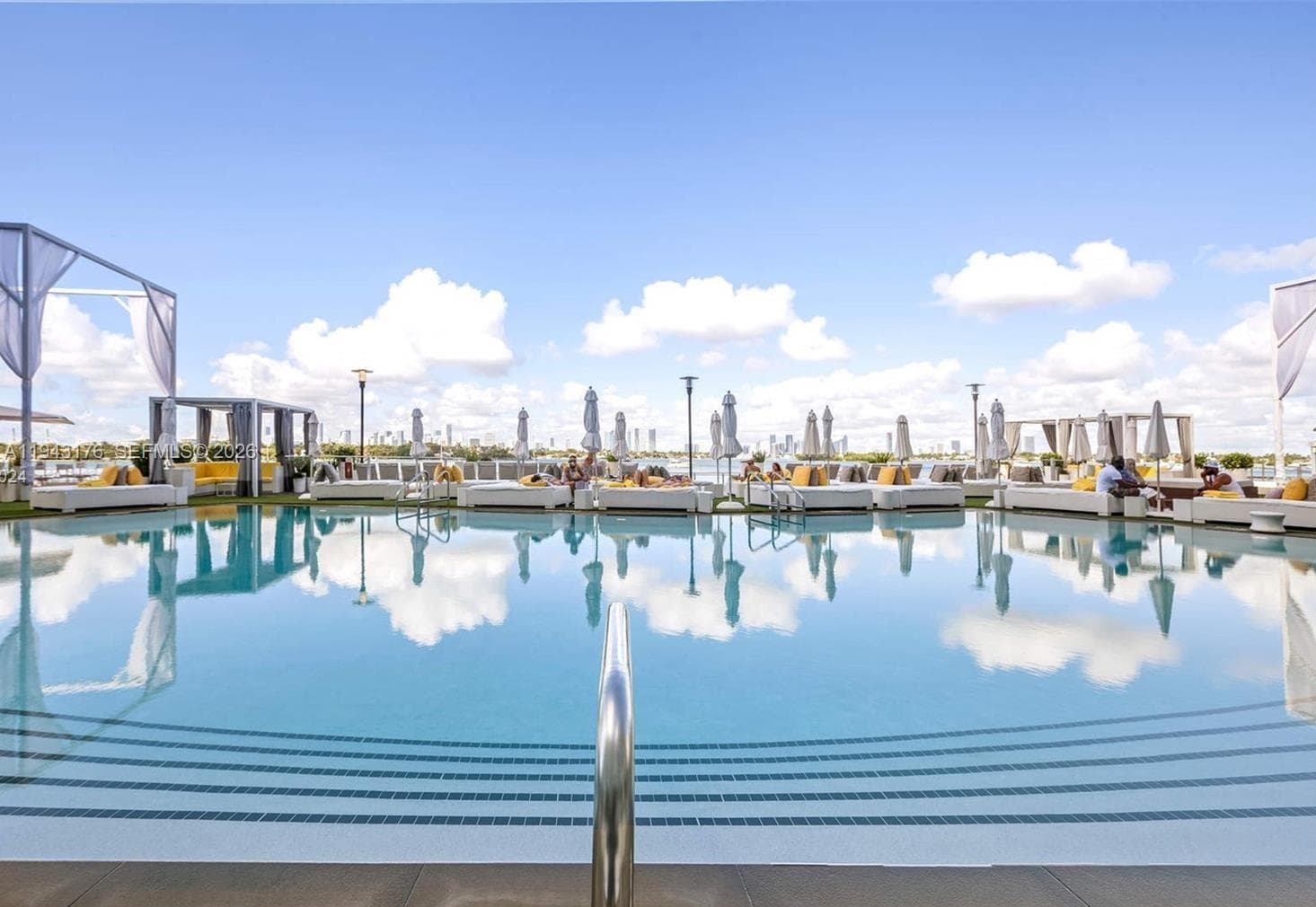 A11943176 — Miami Beach — 34