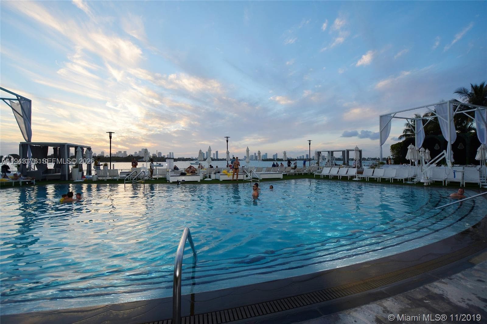 A11943176 — Miami Beach — 40