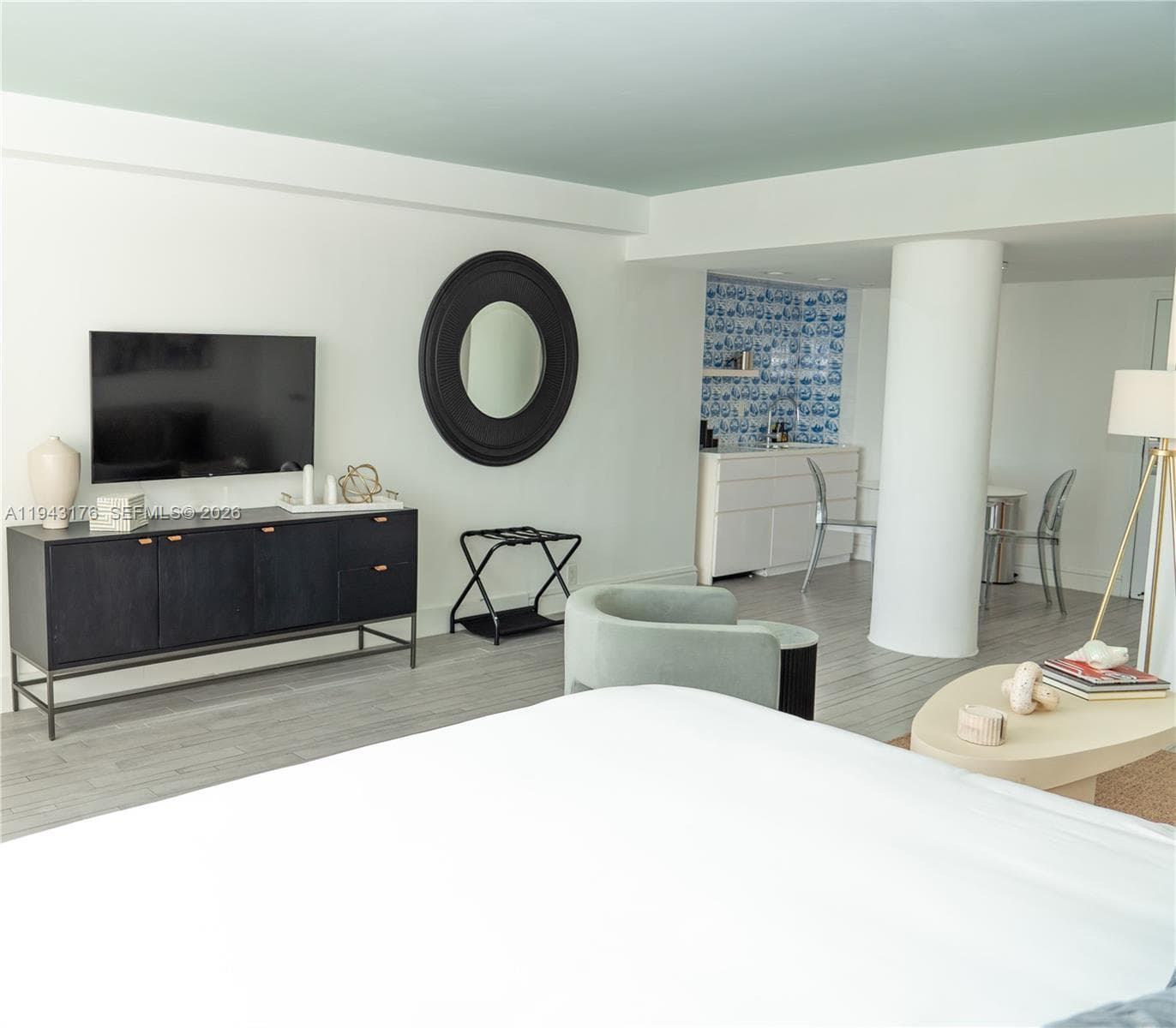 A11943176 — Miami Beach — 4
