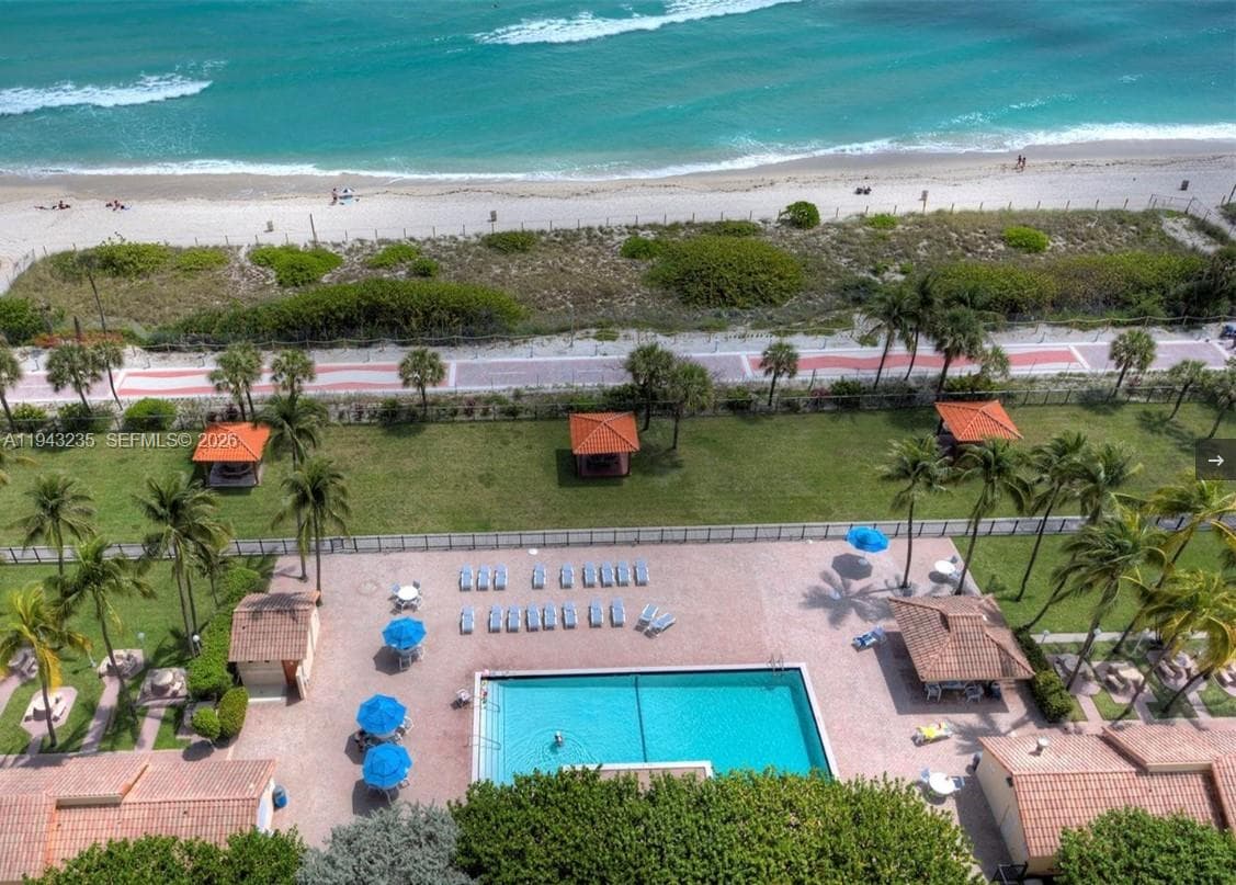 A11943235 — Miami Beach — 49