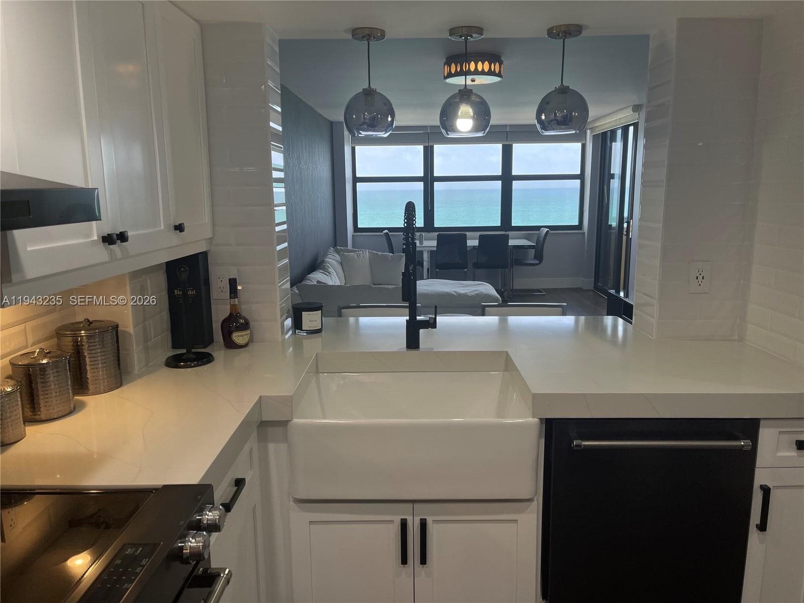 A11943235 — Miami Beach — 8