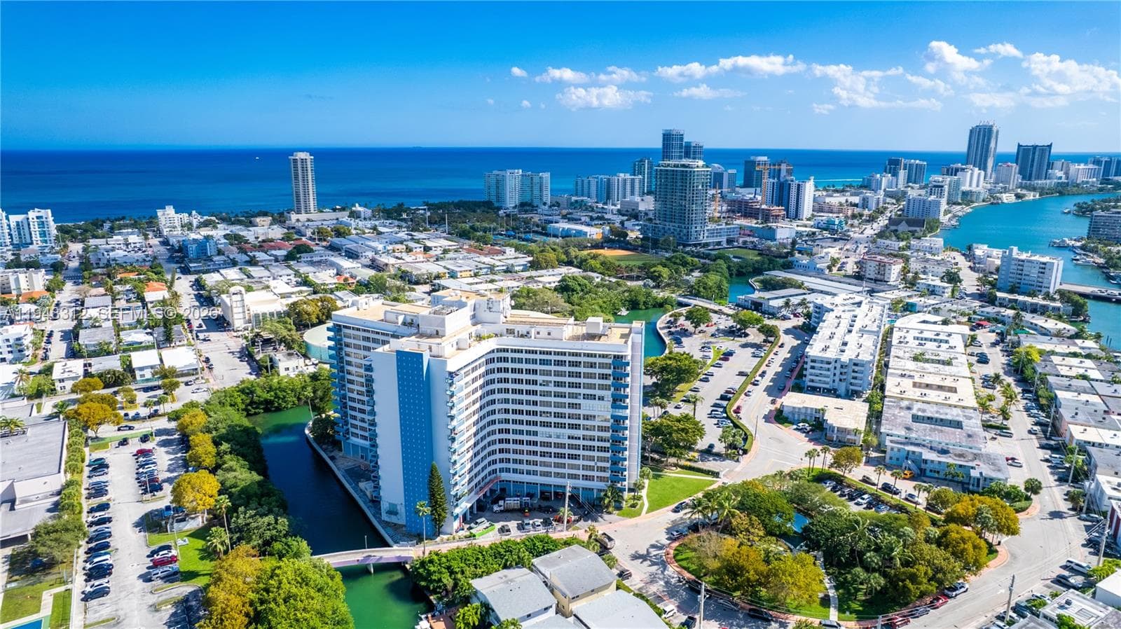 A11943312 — Miami Beach