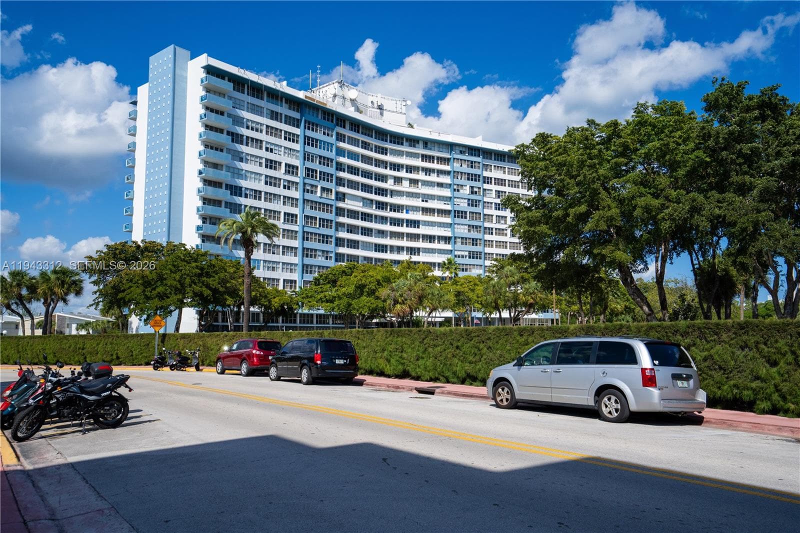 A11943312 — Miami Beach — 24