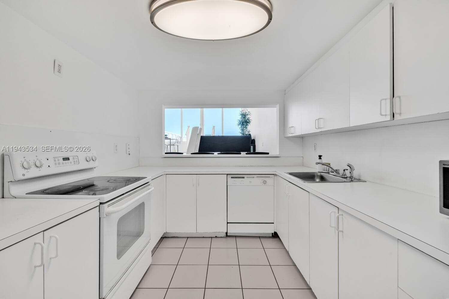 A11943534 — Miami Beach — 56