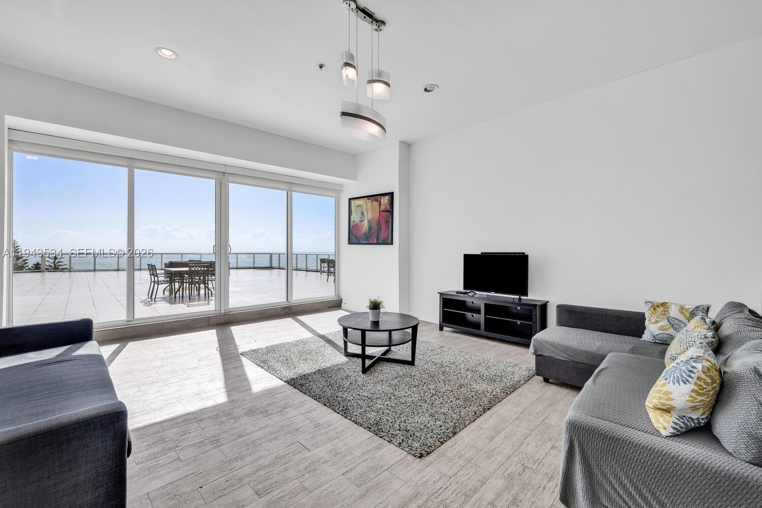 A11943534 — Miami Beach — 46