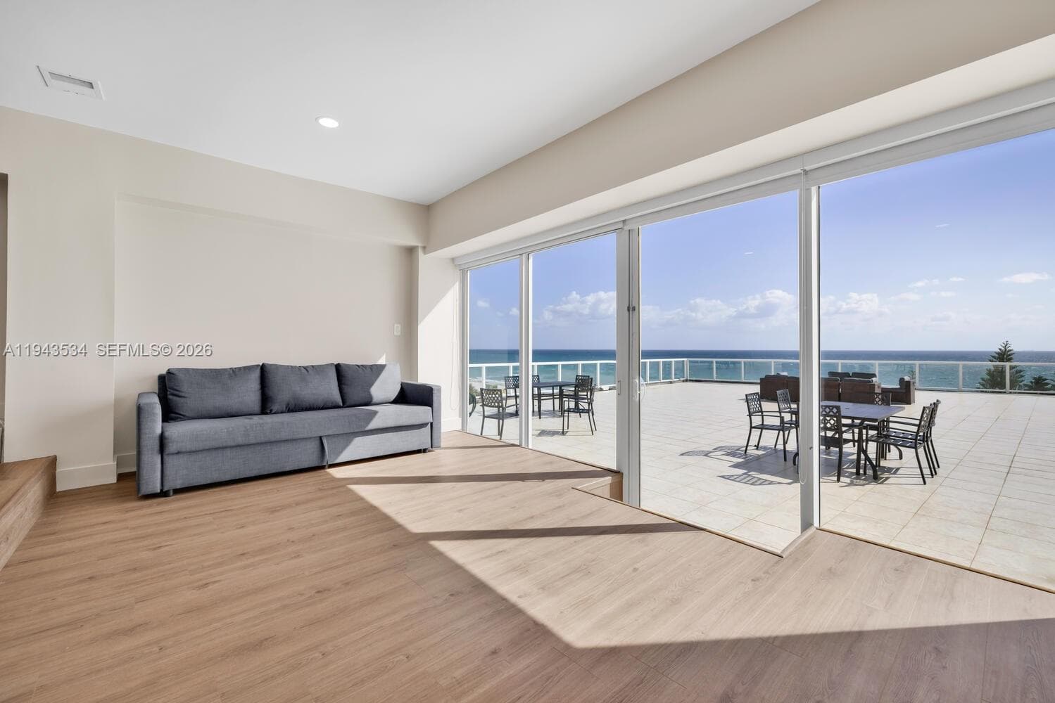 A11943534 — Miami Beach — 13