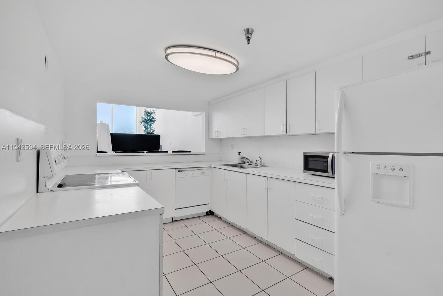 A11943534 — Miami Beach — 55