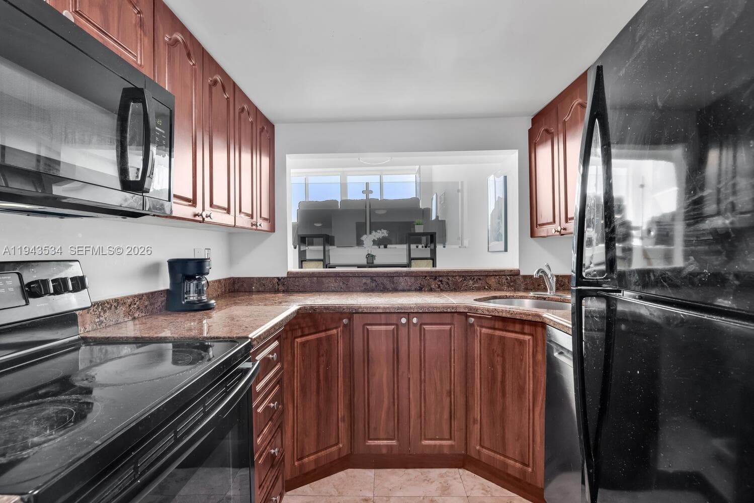 A11943534 — Miami Beach — 44