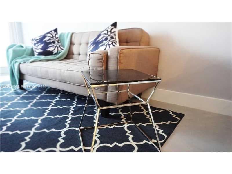 A11943563 — Miami Beach — 3