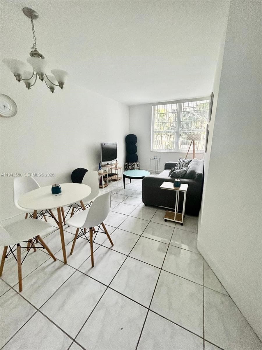 A11943580 — Miami Beach — 2