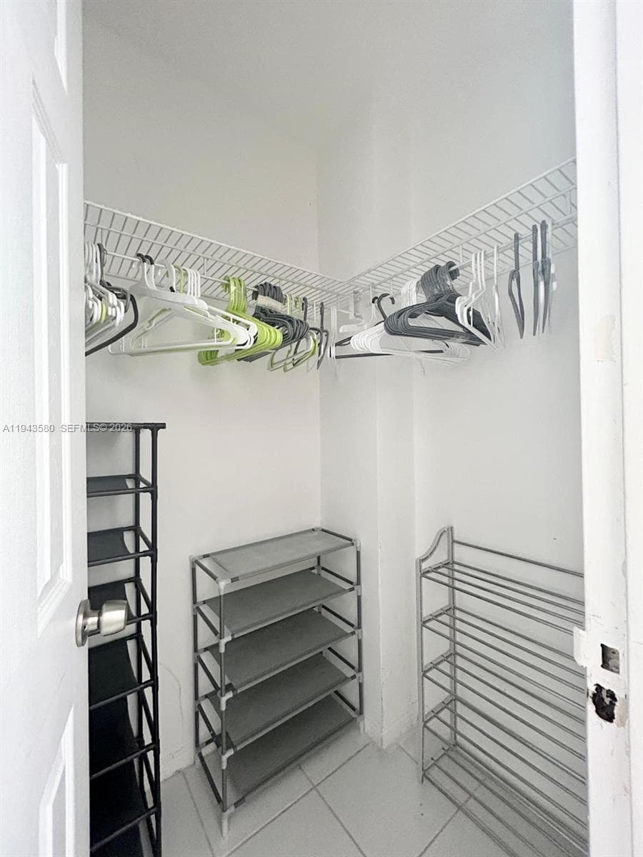 A11943580 — Miami Beach — 6