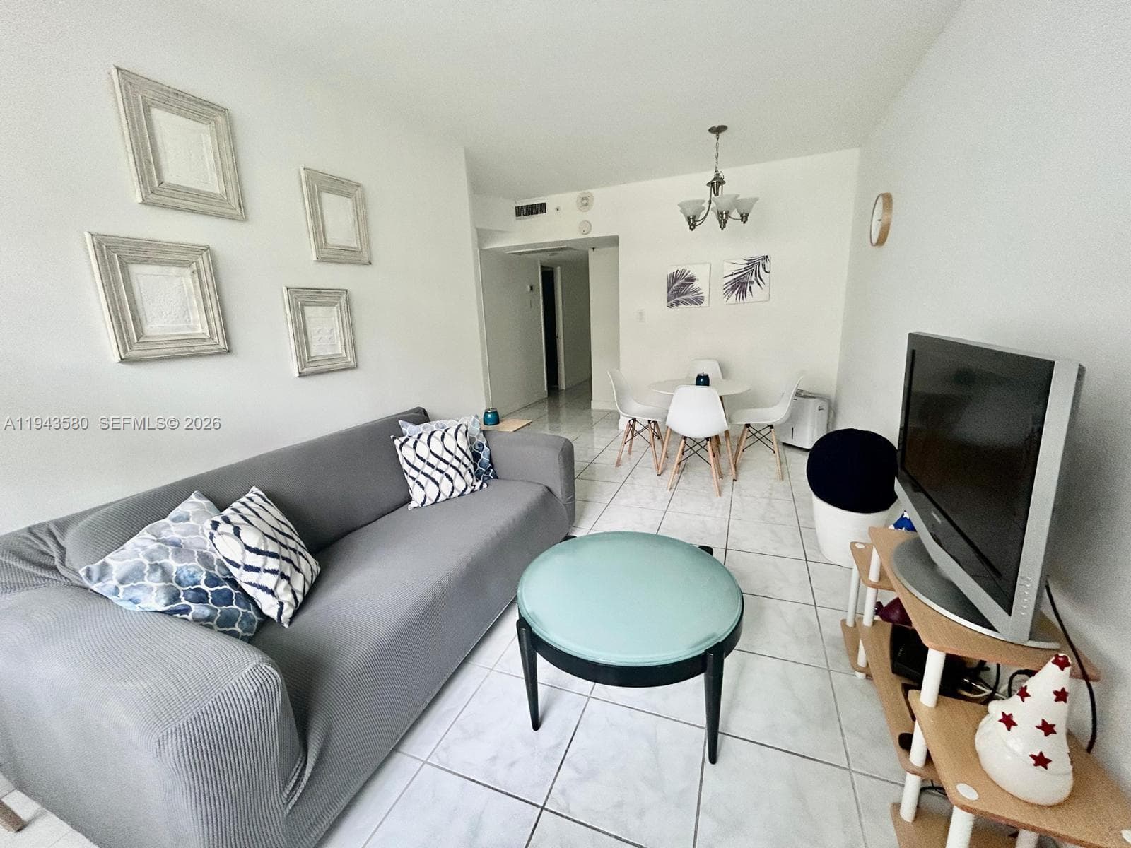 A11943580 — Miami Beach