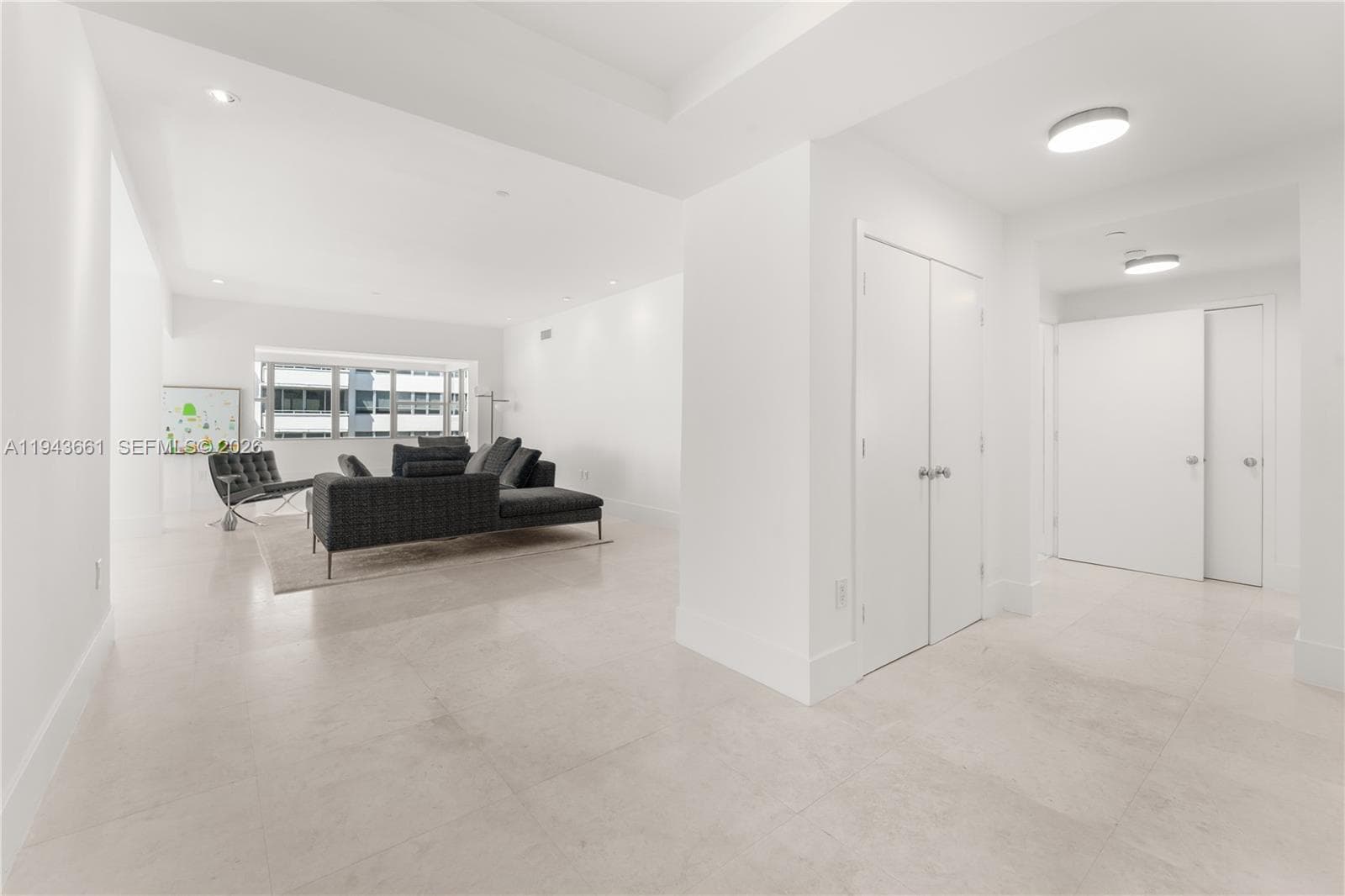 A11943661 — Miami Beach — 2