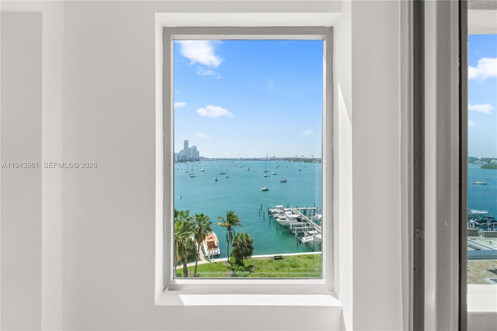 A11943661 — Miami Beach — 12