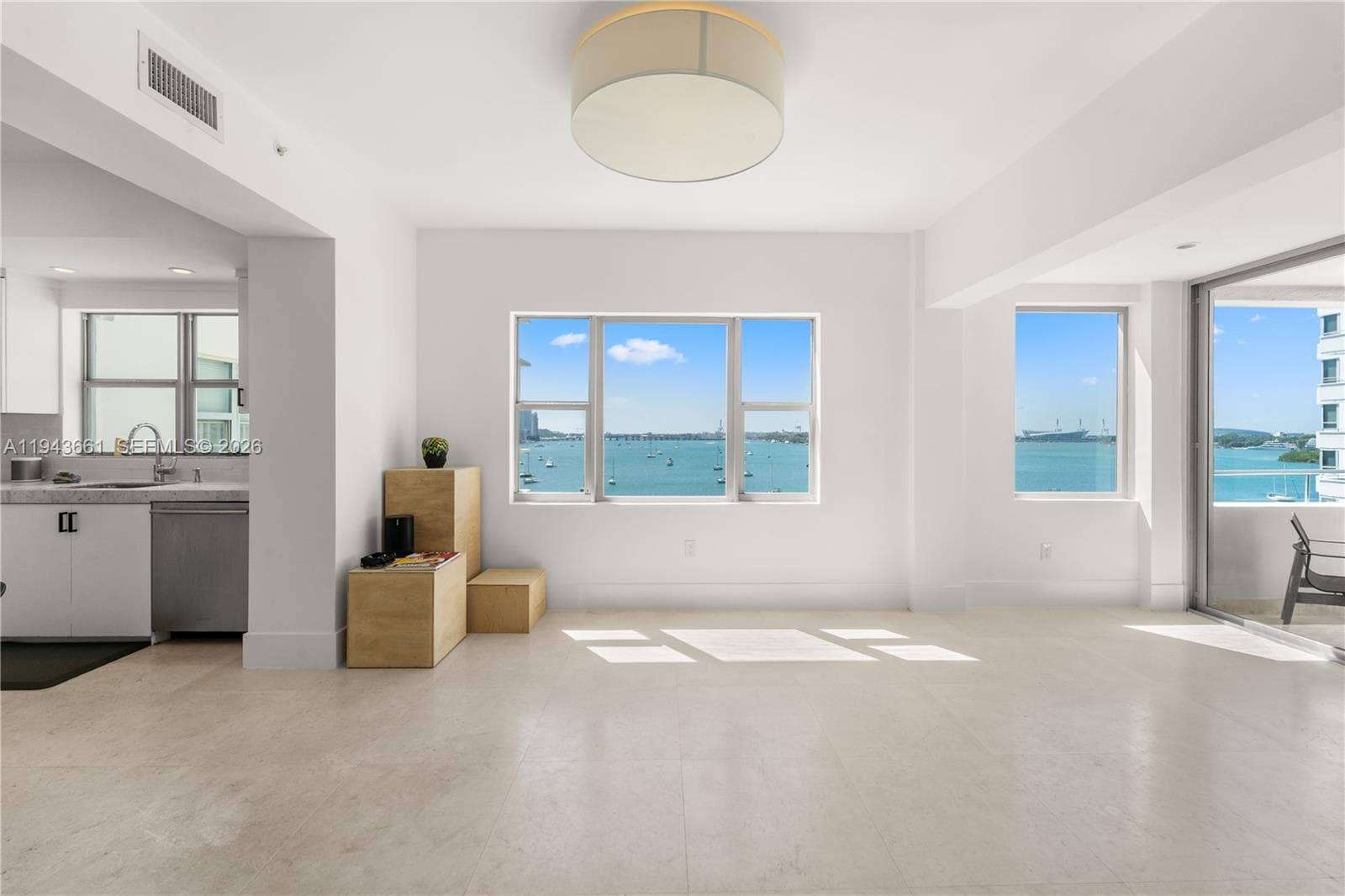 A11943661 — Miami Beach — 7