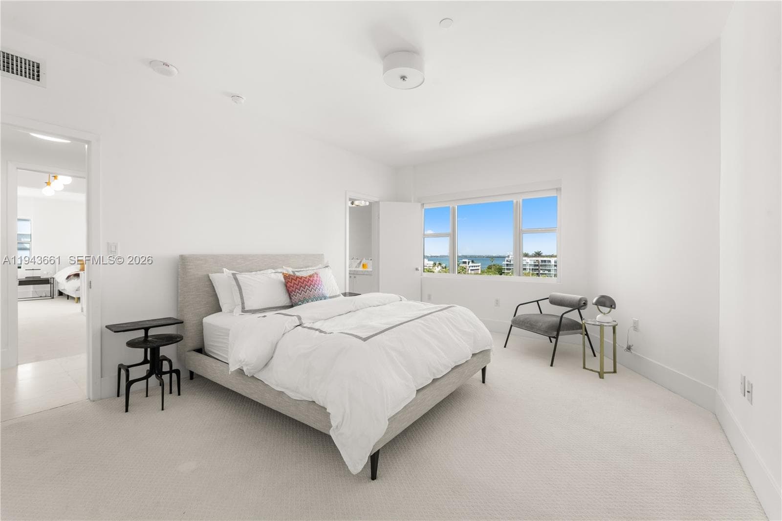 A11943661 — Miami Beach — 19