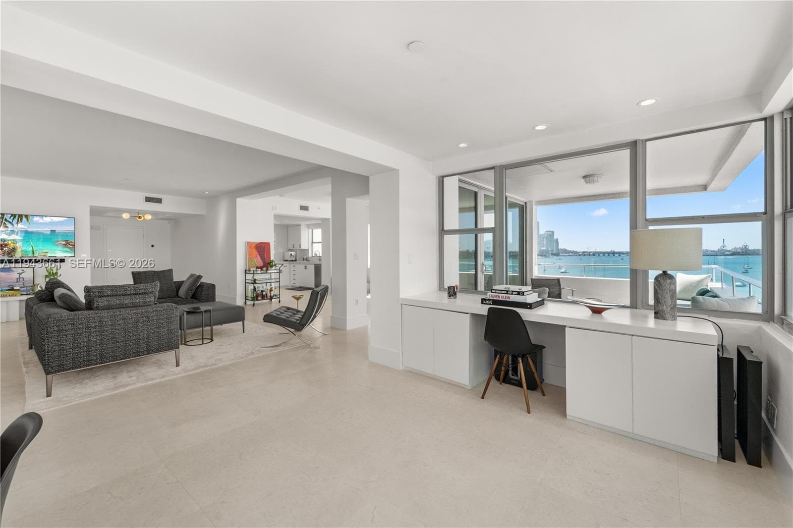 A11943661 — Miami Beach — 4
