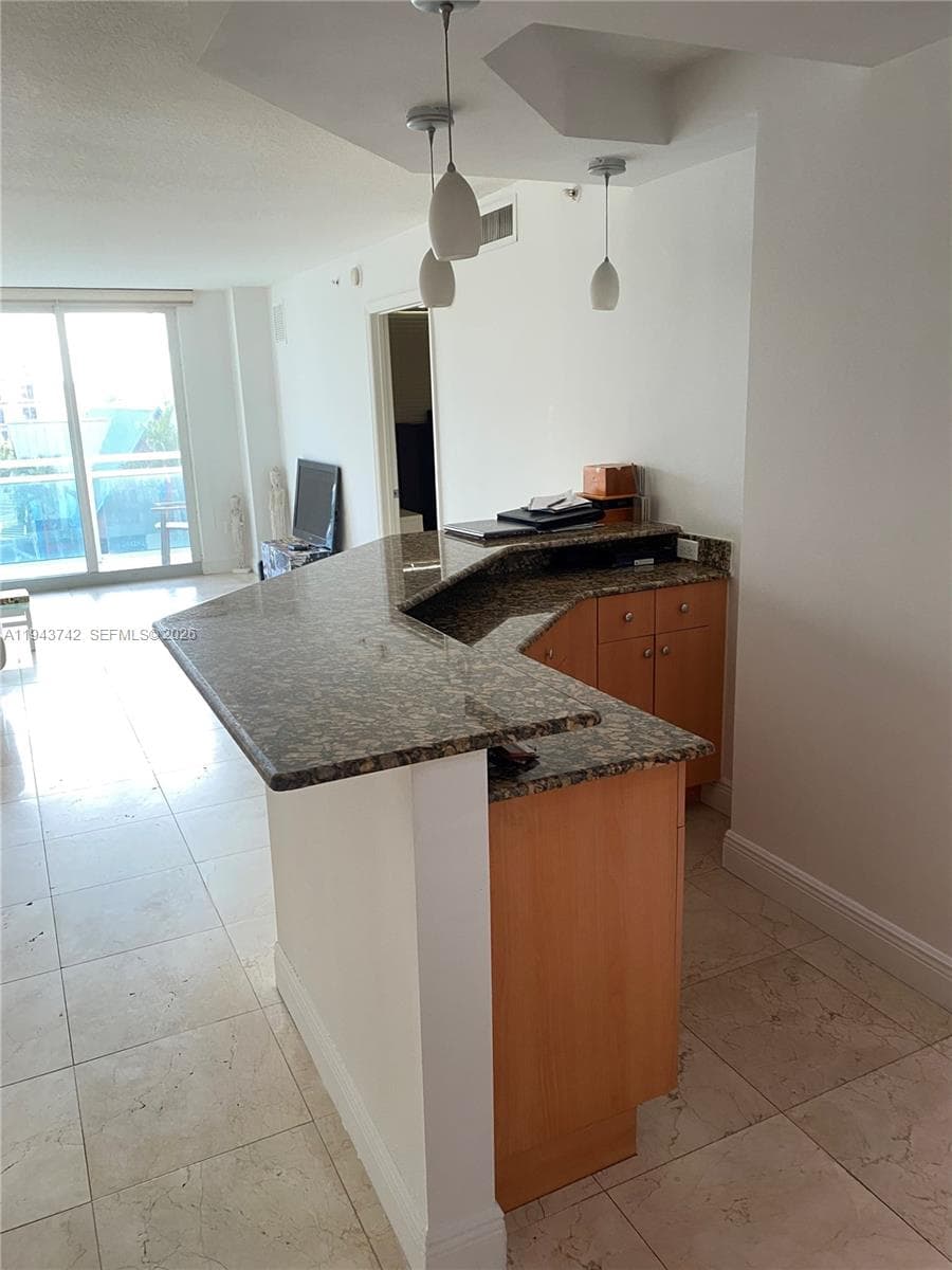 A11943742 — Miami Beach — 2