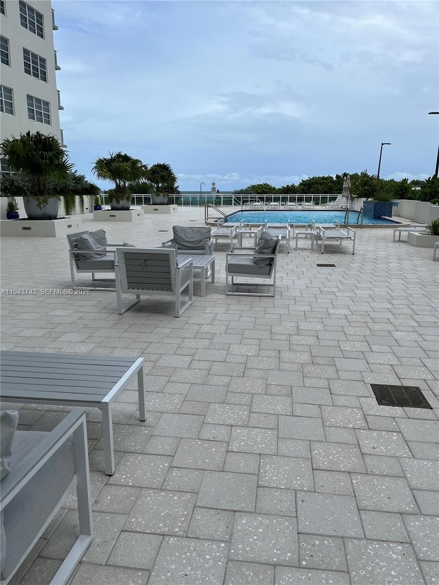 A11943742 — Miami Beach — 15