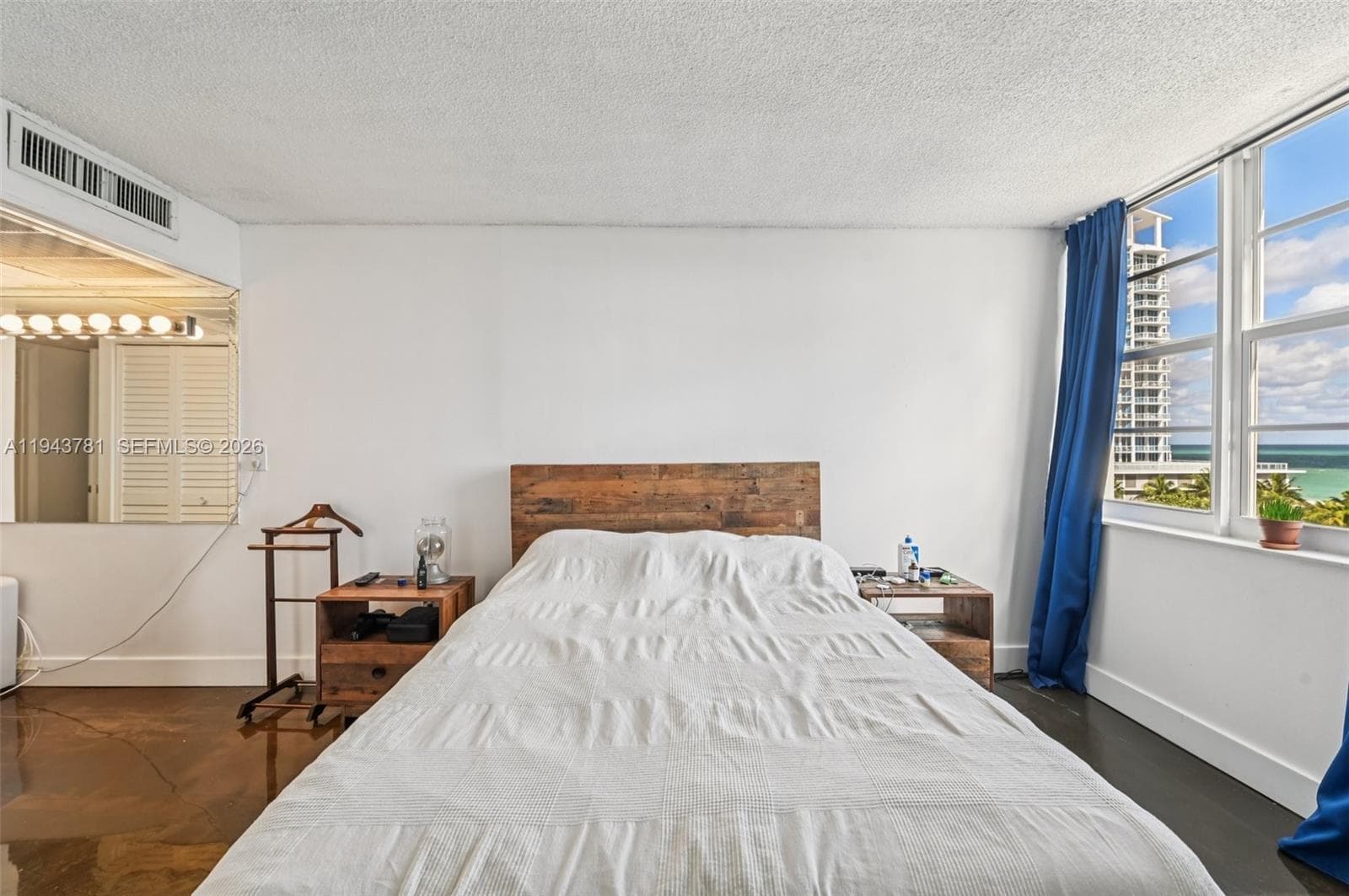 A11943781 — Miami Beach — 5