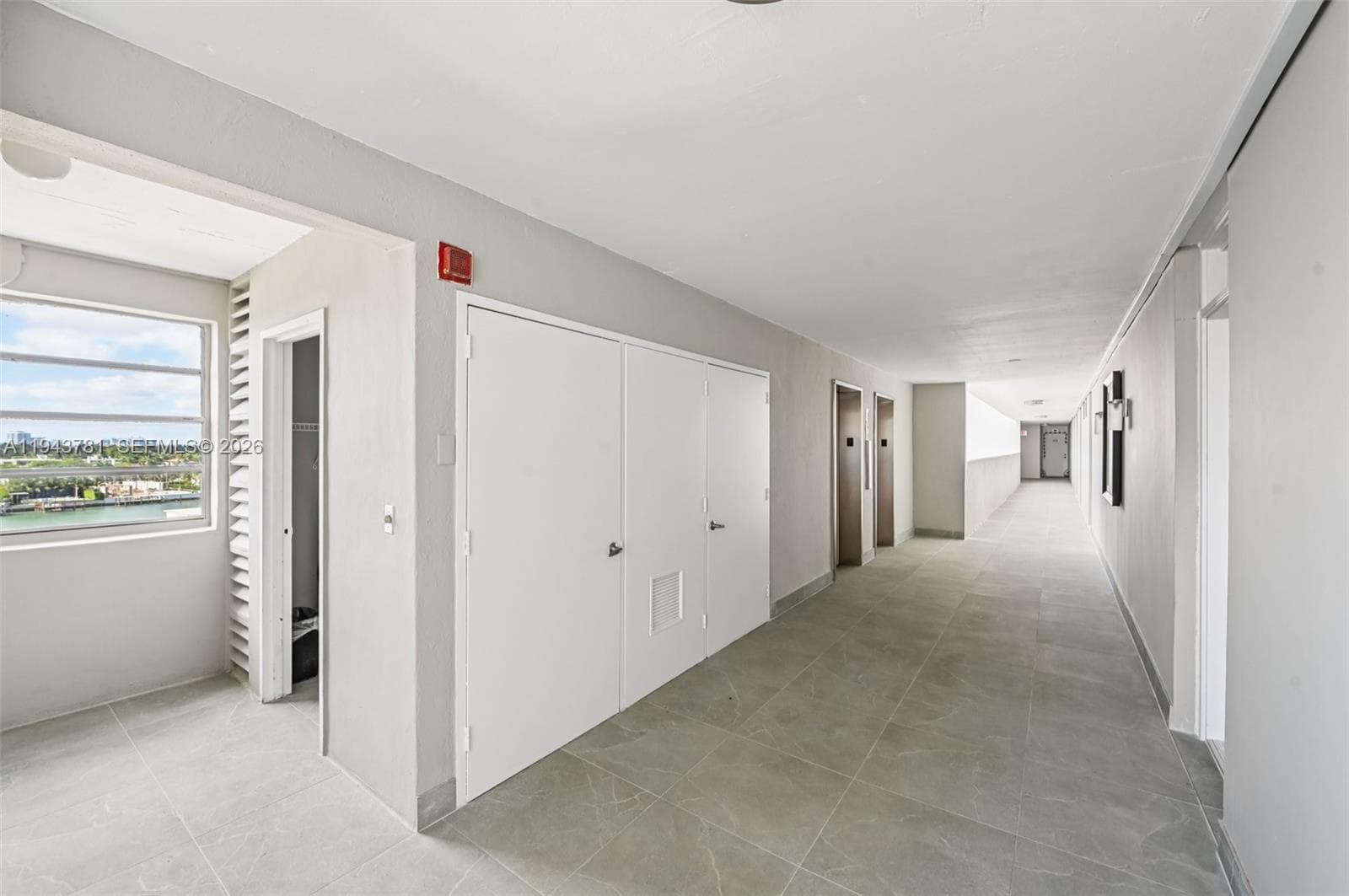 A11943781 — Miami Beach — 11