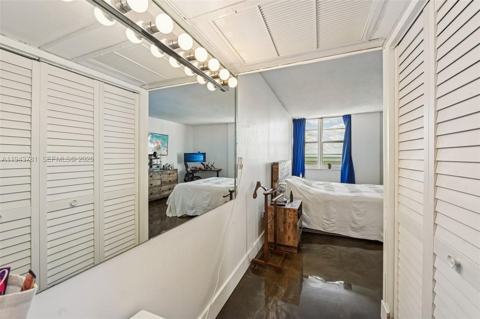 A11943781 — Miami Beach — 4
